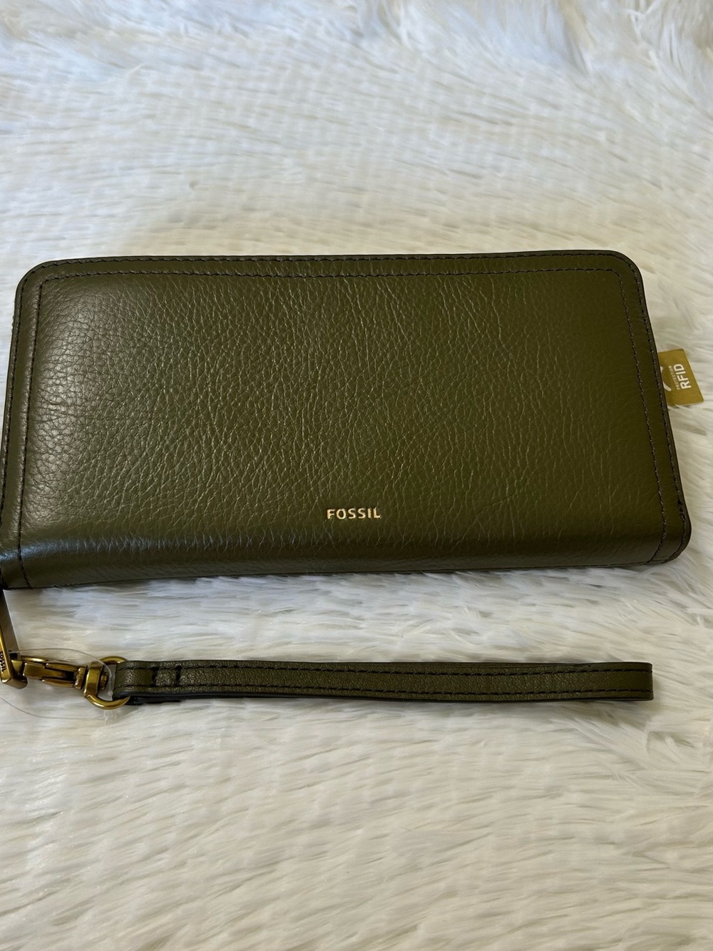 Fossil Olive Green Leather Wristlet Wallet with Detachable Strap